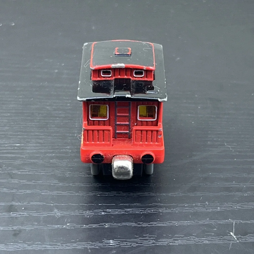Thomas & Friends Sodor Line Caboose Take-n-Play 2010 Die-Cast Train Car